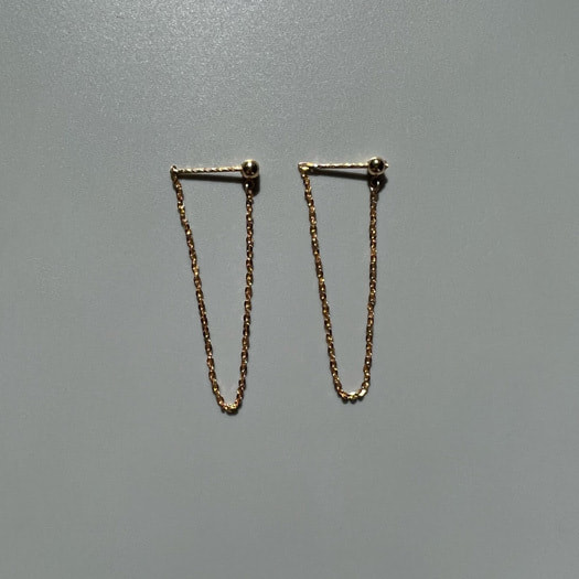 チェーンピアス